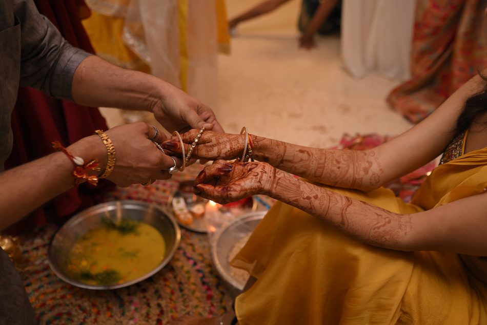 the chooda bangles going on